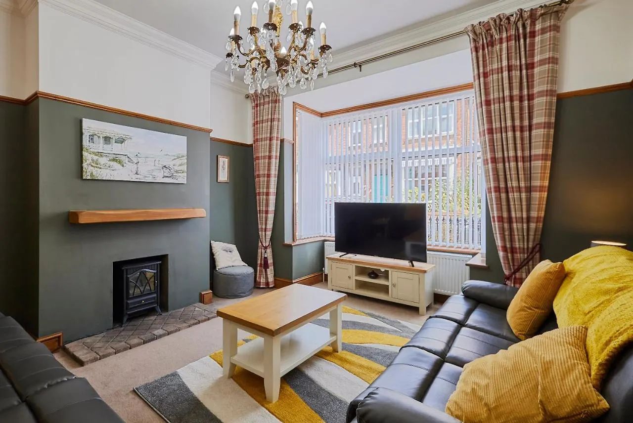Host & Stay - Cromwell House Filey