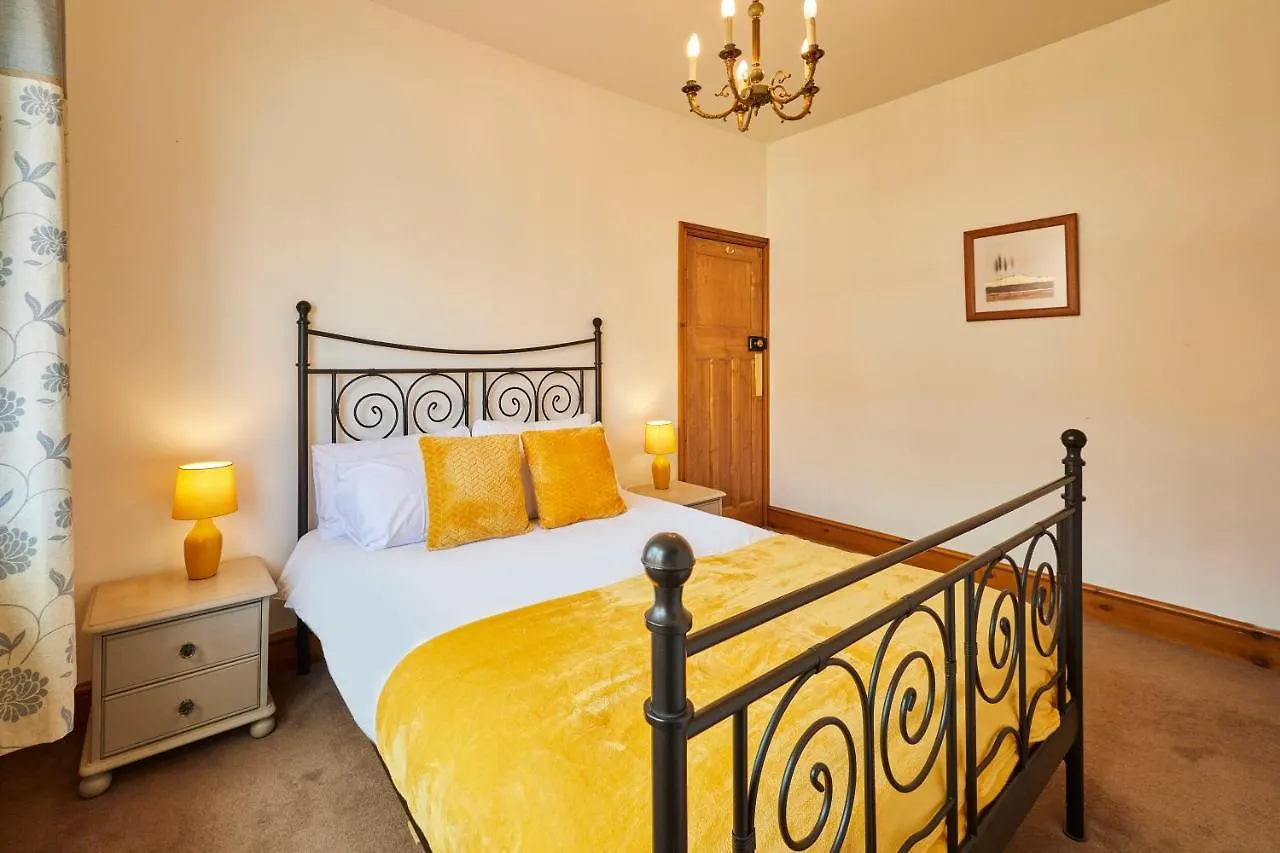 Host & Stay - Cromwell House Filey